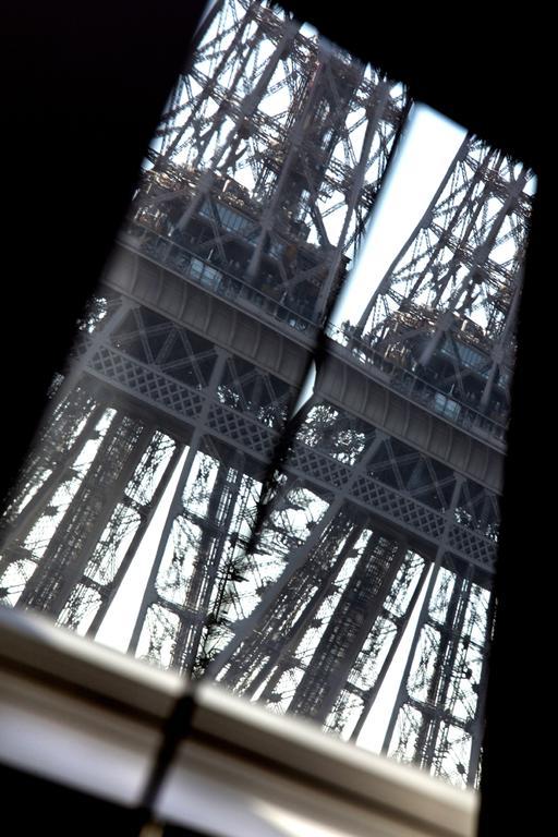 Eiffel Tower View Apartment Paris Exterior photo